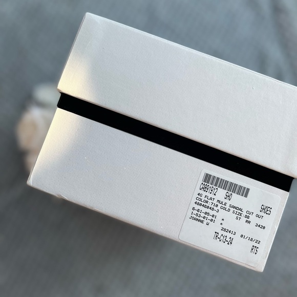 Givenchy 4G Flat Slide Mules - Picture 7 of 7